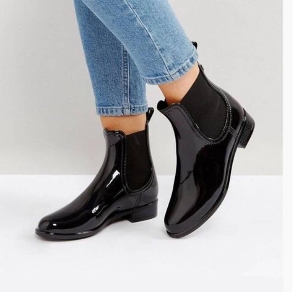 CHIC-RAIN BOOTS- BLACK